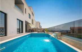 Gorgeous Home In Podstrana With Wifi